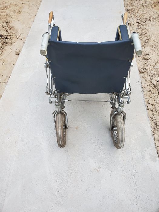 Инвалидная коляска