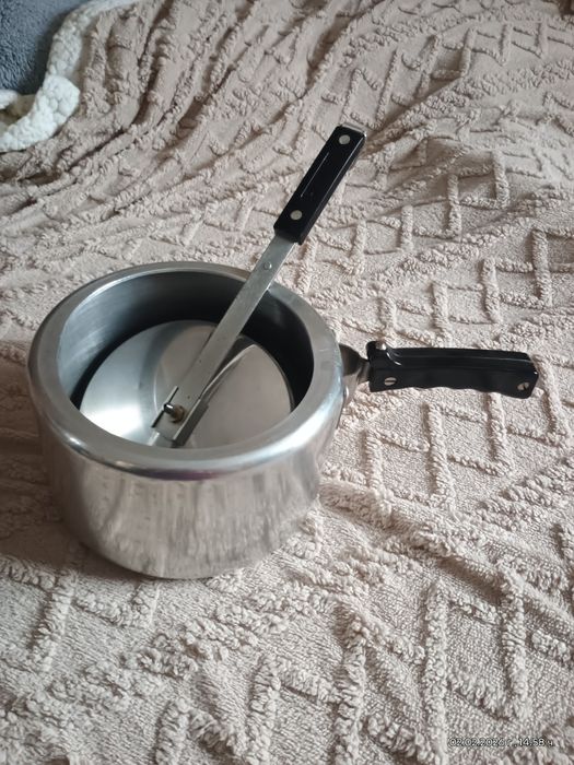 Тенджера под налягане