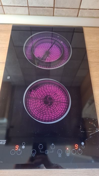 Фритюрник Tefal Uno и керамични котлони Teka