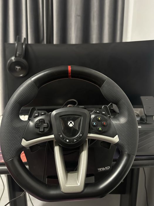 Volan gaming xbox nou nout abea jucat il vand ca numai ma pasioneaza jocuri cu masini