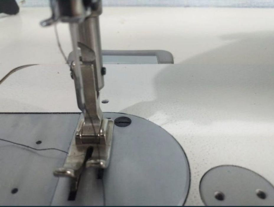 Швейная машинка F4