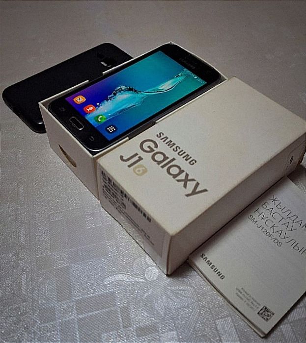 Продам Самсунг J1