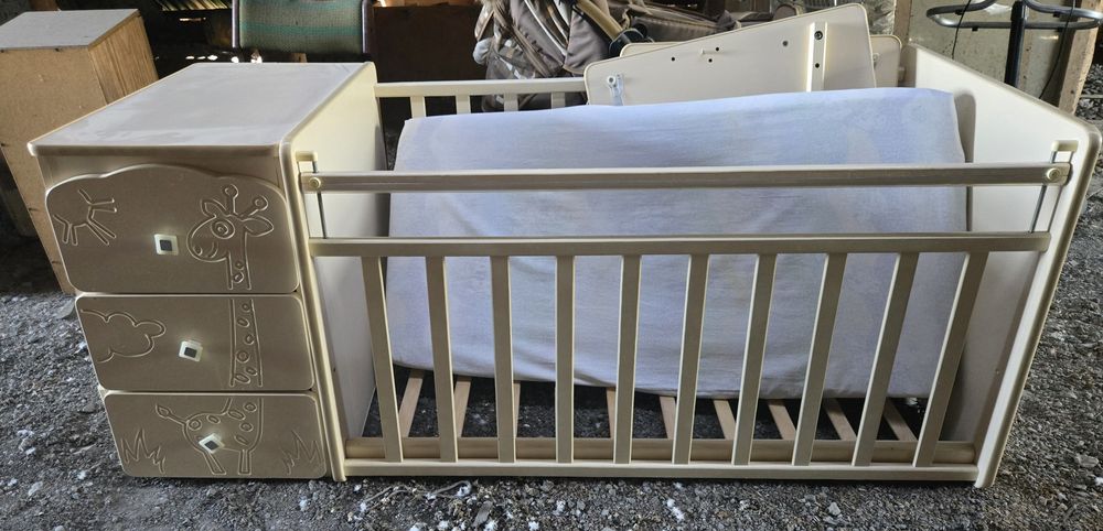 Детская кроватка