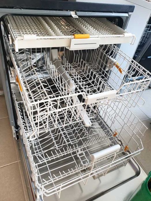 XXL Съдомиялна Miele - Auto Open - 14 Комплекта - Пълно Вграждане 60см