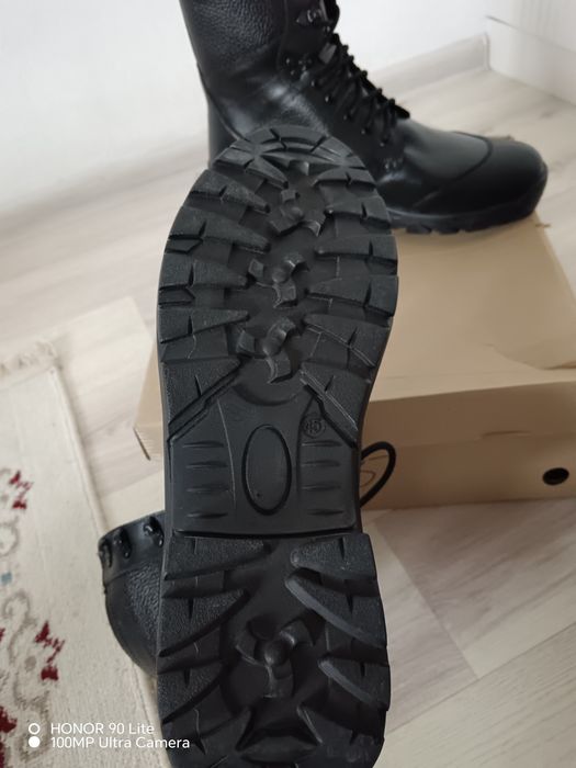 Срочно продам берцый новый