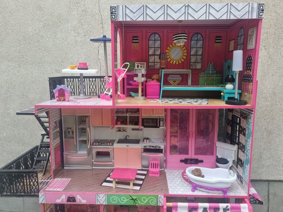 ПРОМОЦИЯ: 250 лева! Триетажна дървена къща за кукли Барби/ Barbie Ki