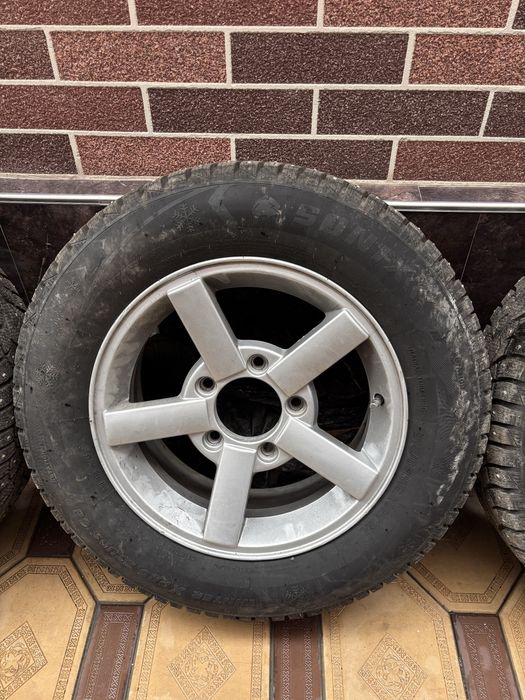 Продаются колеса от нивы.