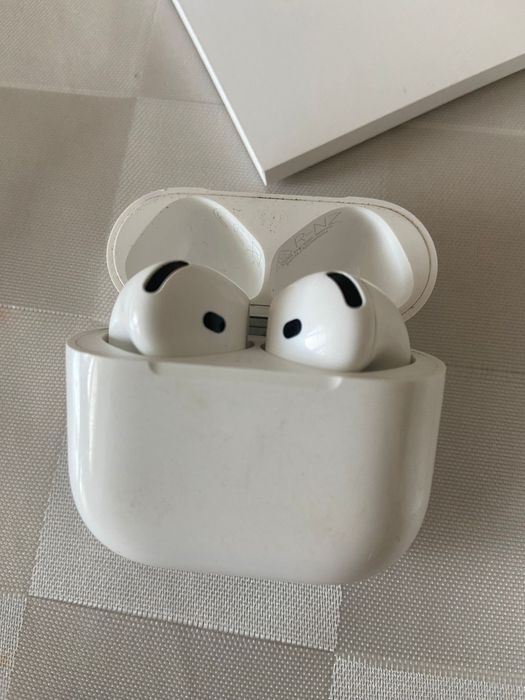 AirPods срочно продам