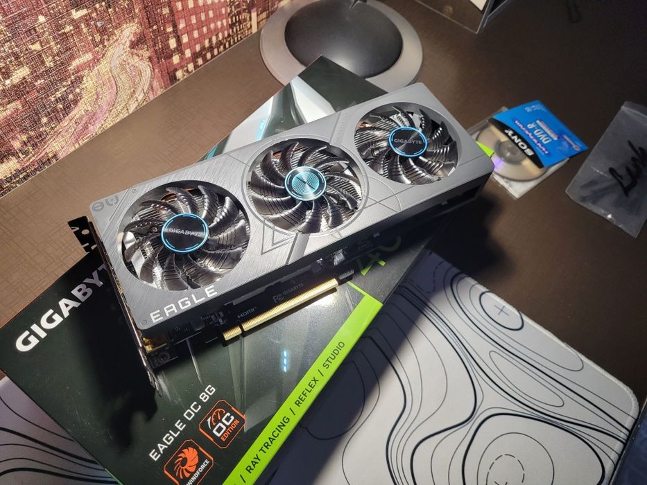 Продам видеокарту Rtx 4060