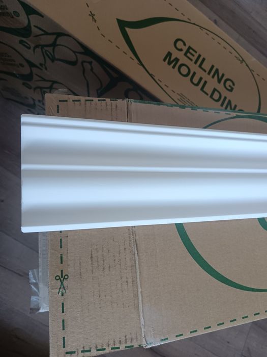 Продам плинтус потолочный