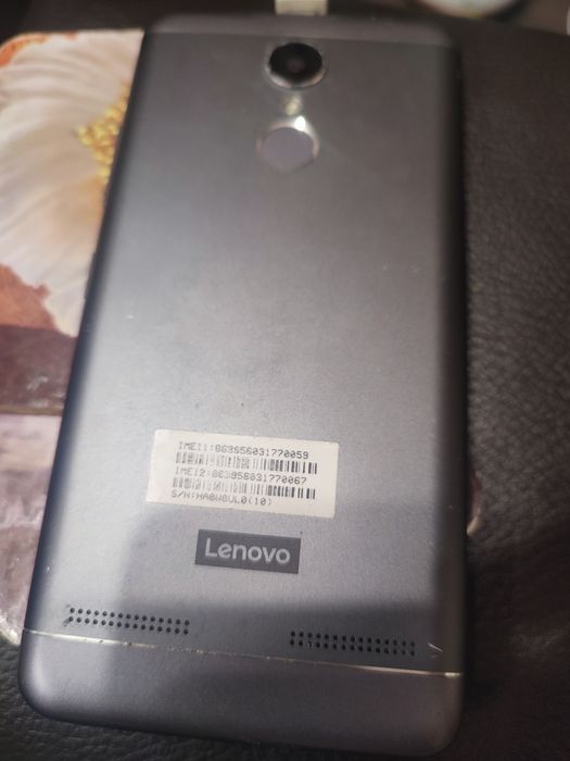 Стар телефон, работещ, счупен дисплей - Lenovo