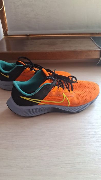 Кросовки Nike оригинал 15000 размер 42-43