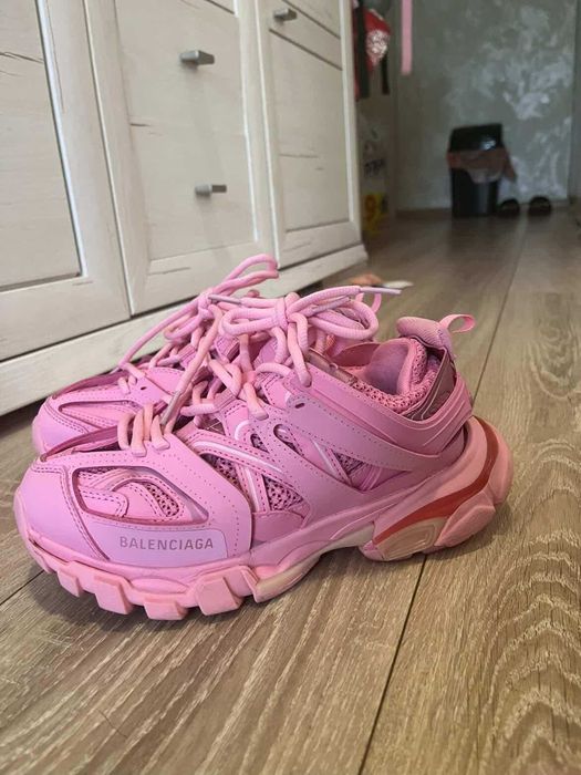 Balenciaga track