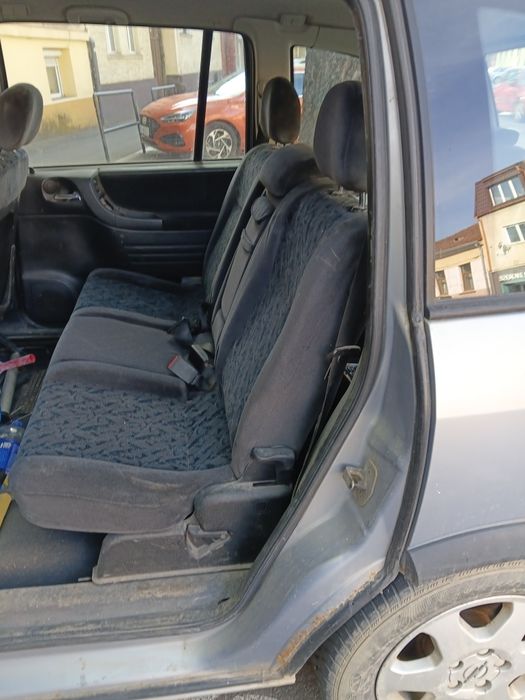 Vând Opel Zajfira ,mai multe detalii la tel 0770450261 ,fără  incidente în trafic ,acte in regulă  are si baulet deasupra(portbagaj).