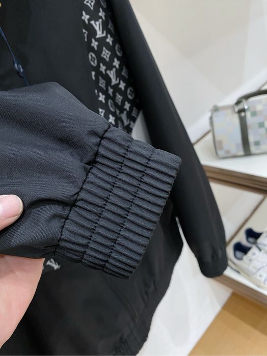 Geaca Louis Vuitton , calitate premium , pe comanda , noua , M