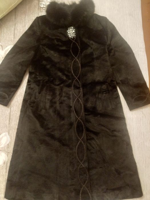 Пальто сотилади..