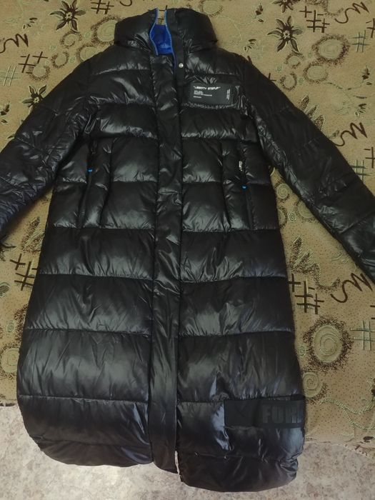 Продаю женский пуховик Hadavoee.