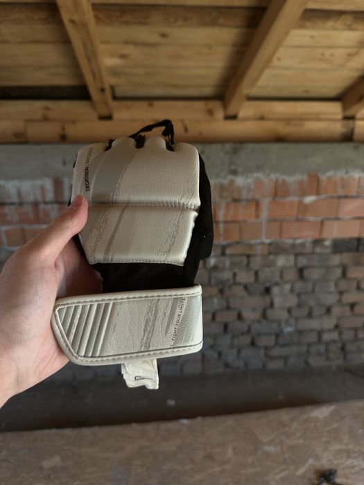 Боксов комплект включващ боксови ръкавици мма рькавици и боксов чувал