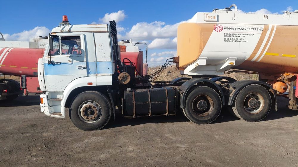 тягач КАМАЗ 6460