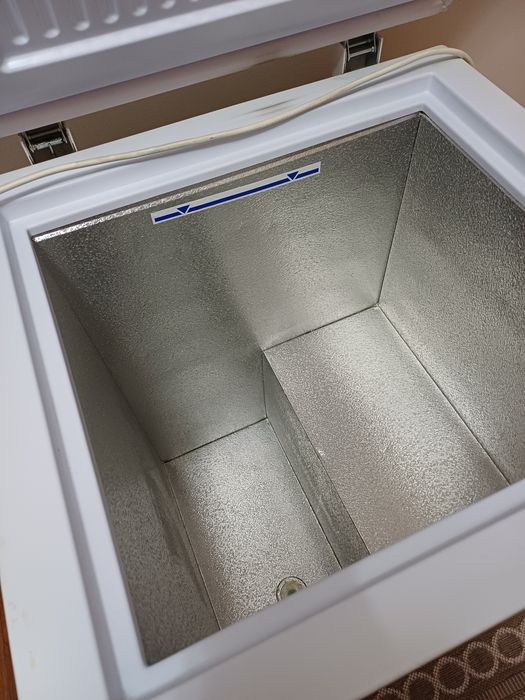 Продам морозильную камеру