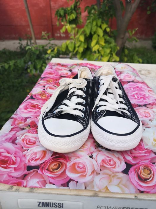 Tenisi dama,basket,jogging,39