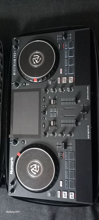 Consola numark mixtream pro+