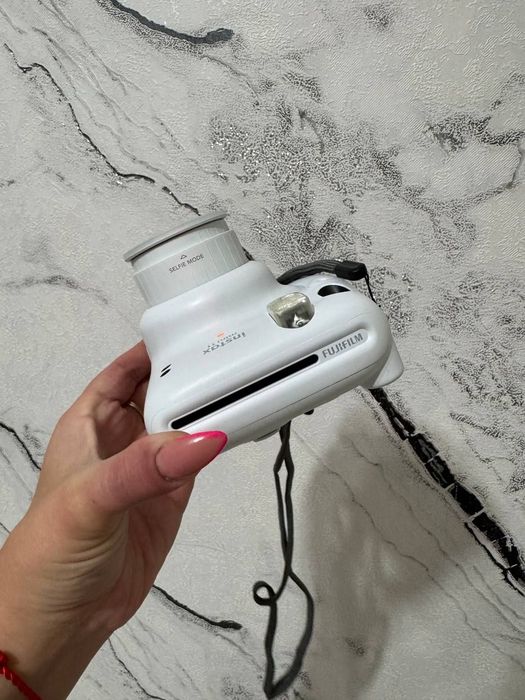 Фотоаппарат instax