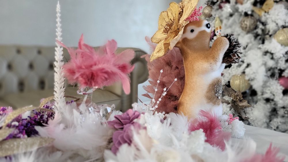 Cadouri -  Coronita Ornata cu Pene Naturale - Diametru 40 cm