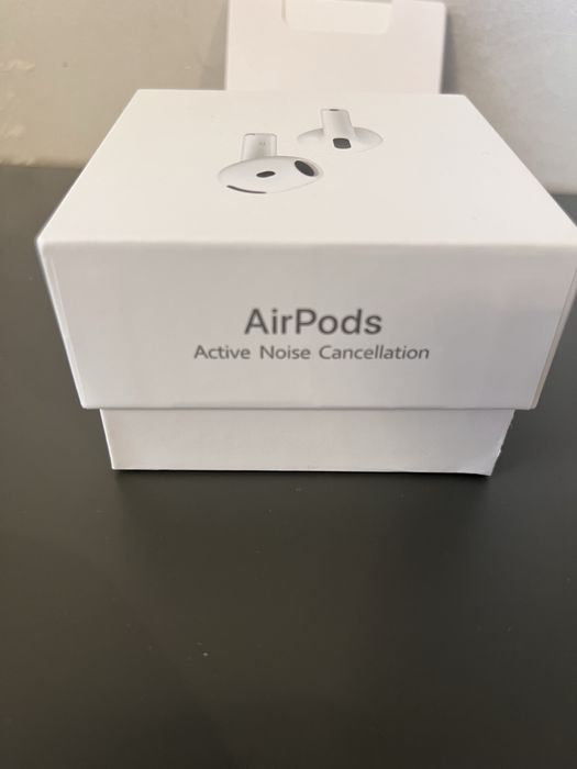 Apple Airpods 4 Active Noise Cancellation