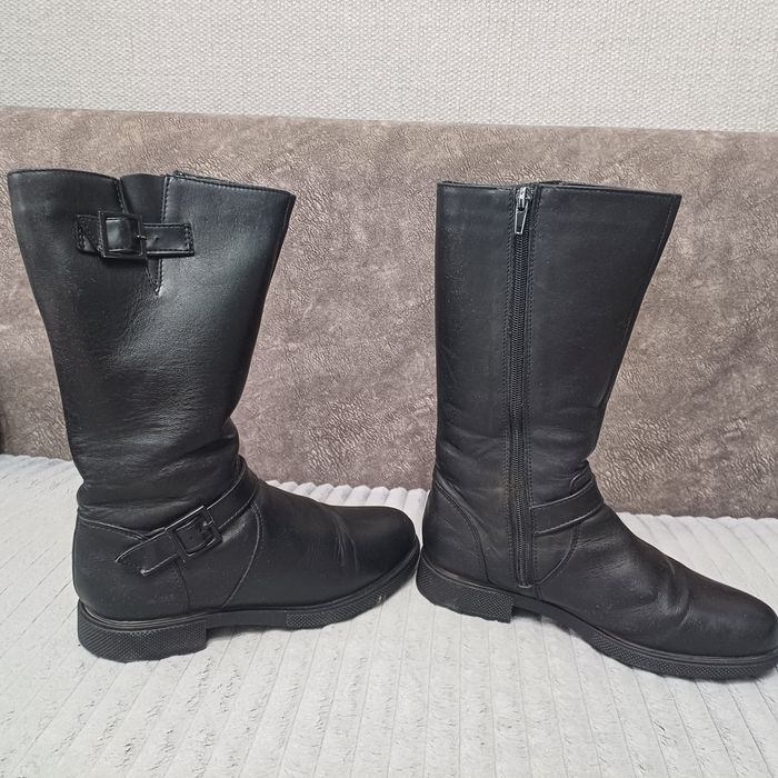 Продам детские сапоги