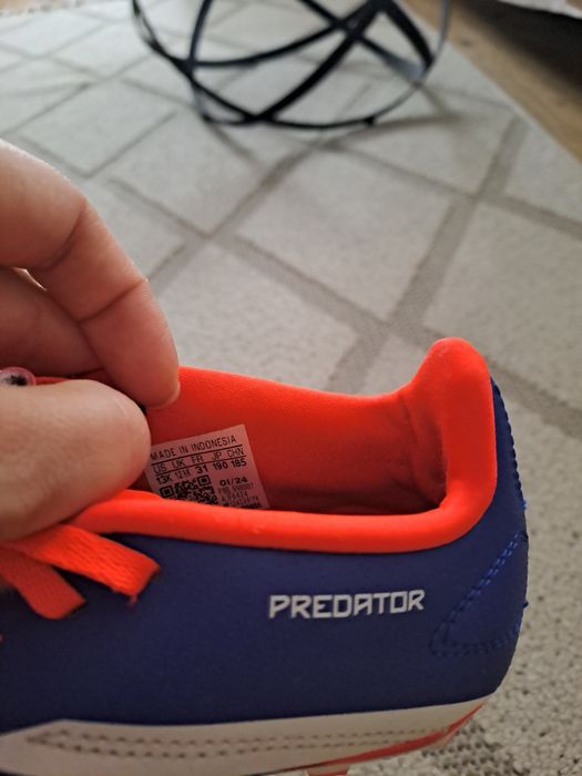 Ghete fotbal Adidas Predator