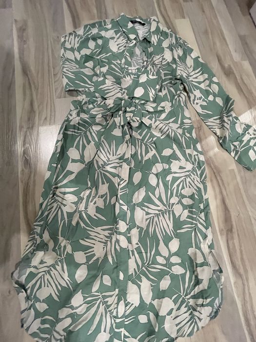 Платье        H&M