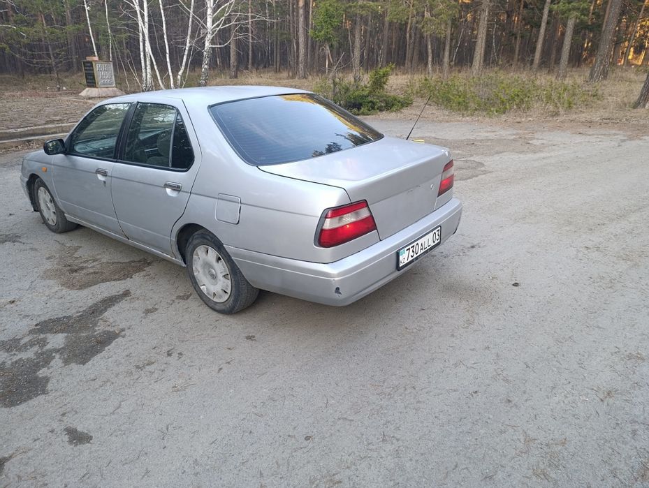 Nissan Bluebird 1998г