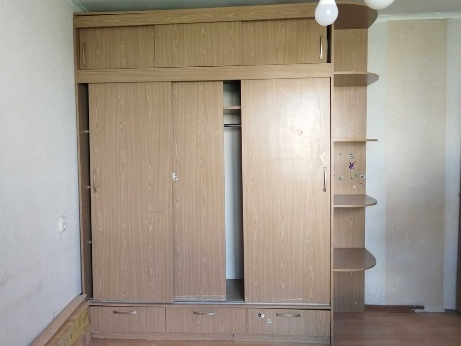 Люстры и мебель срочно