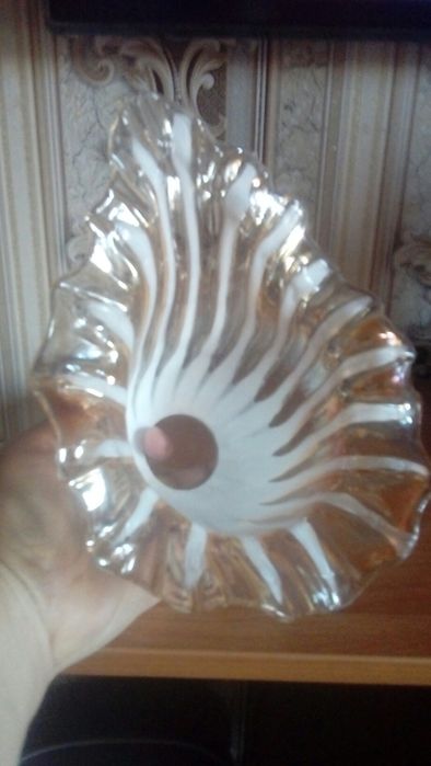 Продам плафоны на люстру