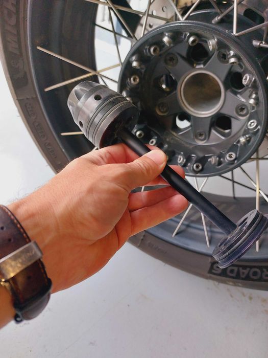 Слайдер за BMW R1250 GS на Wunderlich