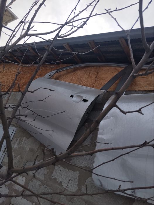 Продам двери на Киа рио