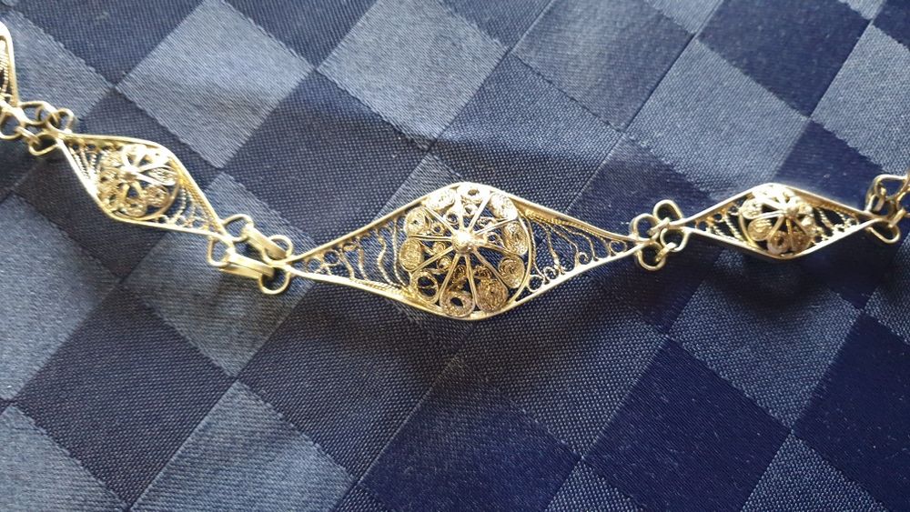 Ефектно филигранно коланче