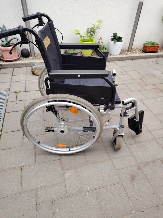 Scaun cu rotile pentru pers cu dizabillitati