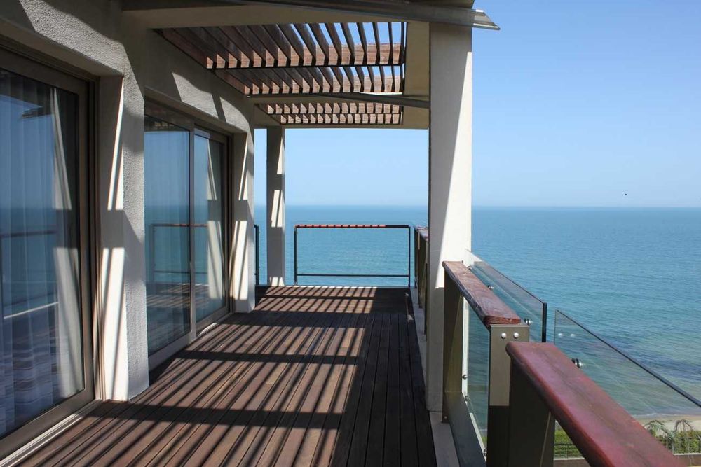 Четиристаен апартамент на първа линия в комплекс Йоо България