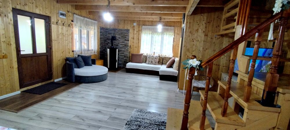 Cabana de inchiriat cu ciubar/jacuzzi la munte!