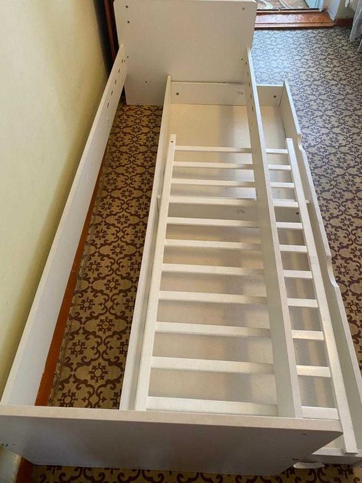 Детская кровать-манеж