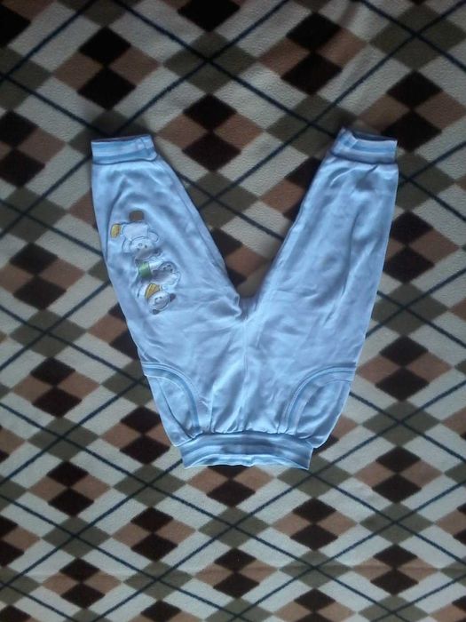 Бебешки дрехи от 3 -6 м. На брой