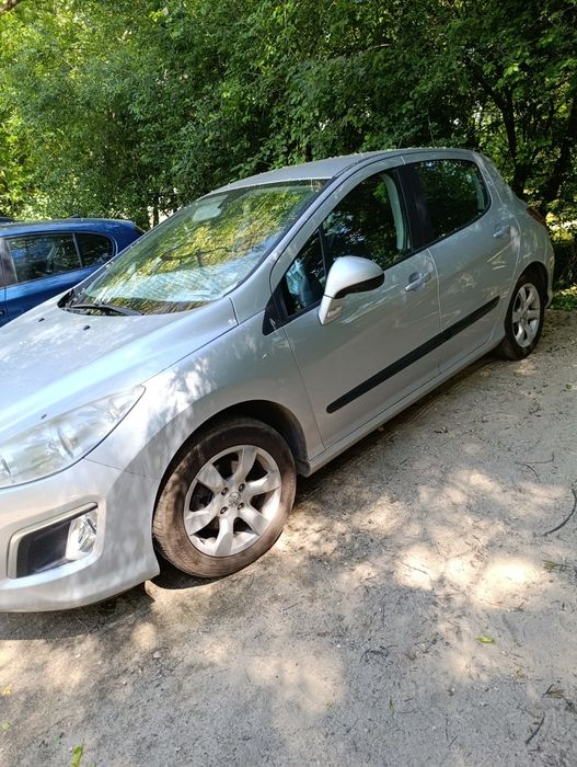 Продавам Пежо 308