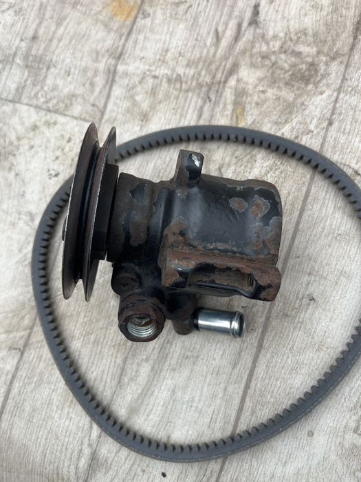 Хидравлична помпа за /Volkswagen Passat B3 1988–1993 1.8 Бензин