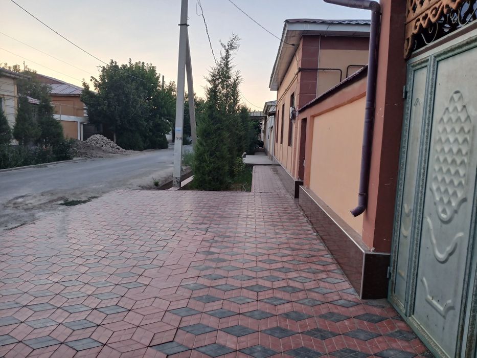 Бустон шахрида хамма кулайликларга эга уй сотилади