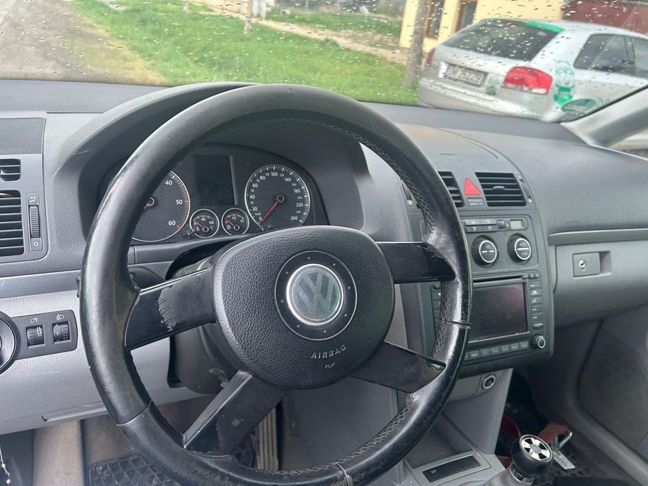 vw touran 2.0tdi 140 cai 7 locuri