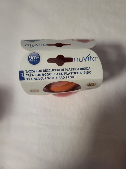 Biberoane și suzete.