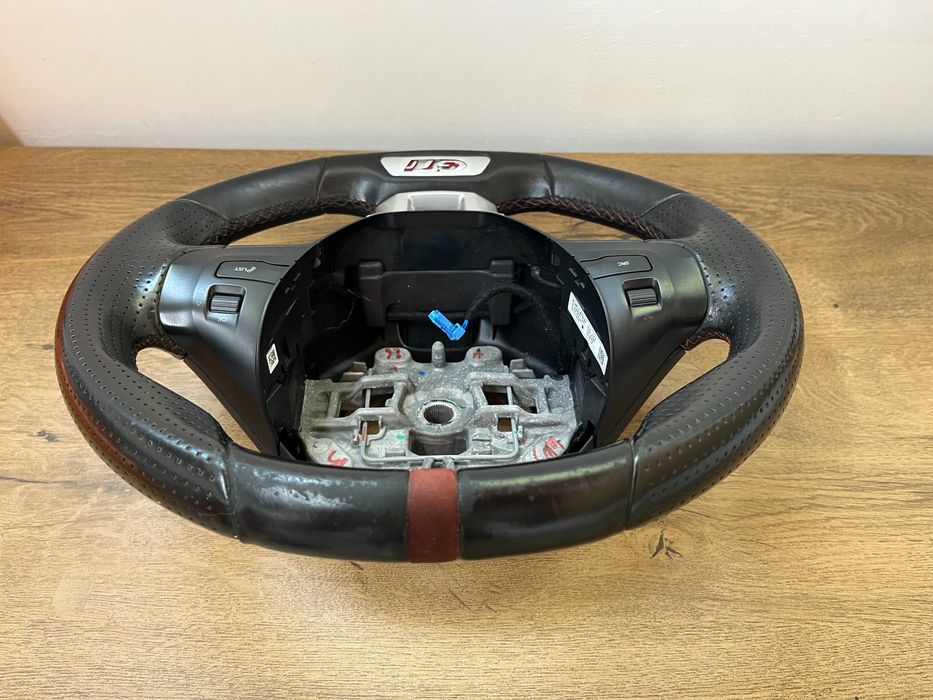 Оригинален с перфорирана кожа Мулти волан Peugeot 208 308 GTI Пежо ГТИ