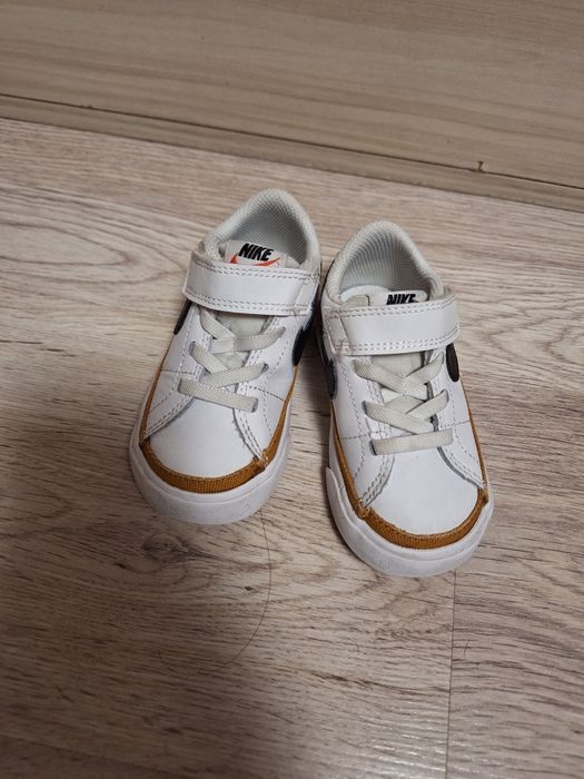 Детски маратонки NIKE 22 номер